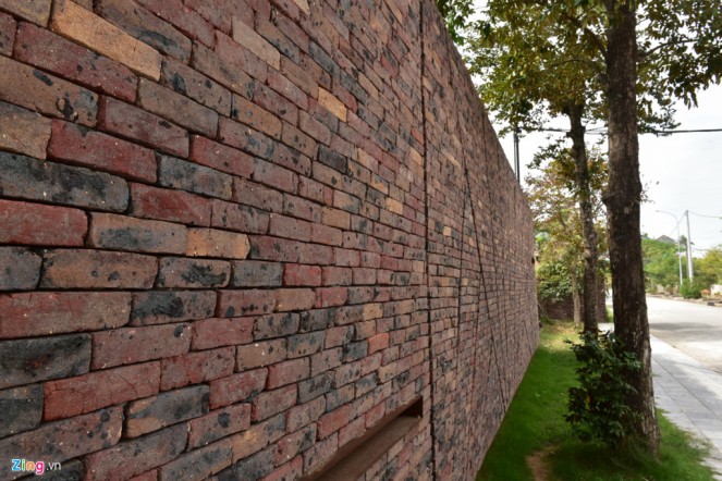 Tường bao quanh khu biệt thự ở Bắc Ninh
